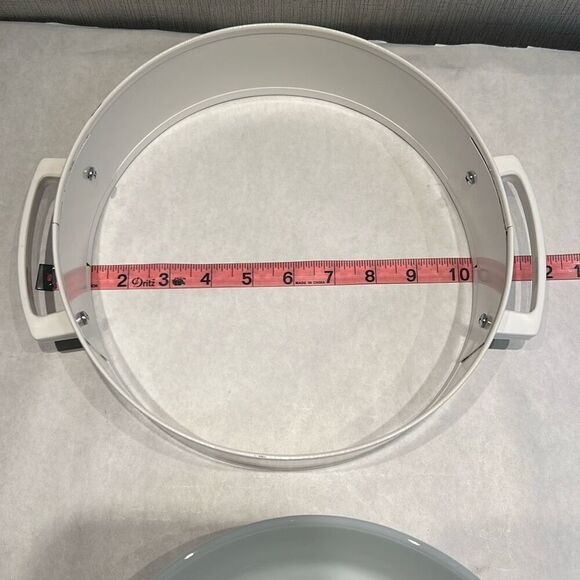 Anchor Hocking Fire-King 2 Qt Casserole Dish w/Lid Metal Tray Holder Vtg White - Picture 9 of 11